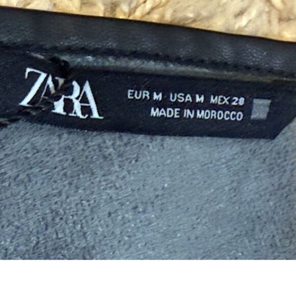 Zara NWT Faux Leather Pleated‎ Pinafore Dress M Black Bloggers Favorite Viral - Picture 8 of 9